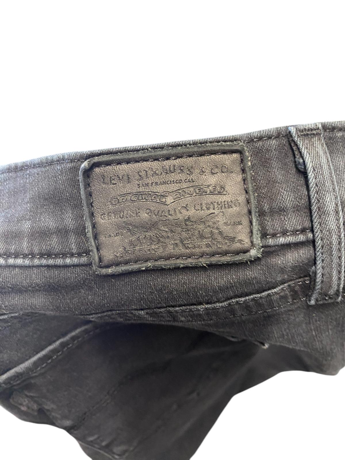 Levi's Jeans Womens 34W 32L Black Denim Dark Wash Comfort Skinny Leg Preppy