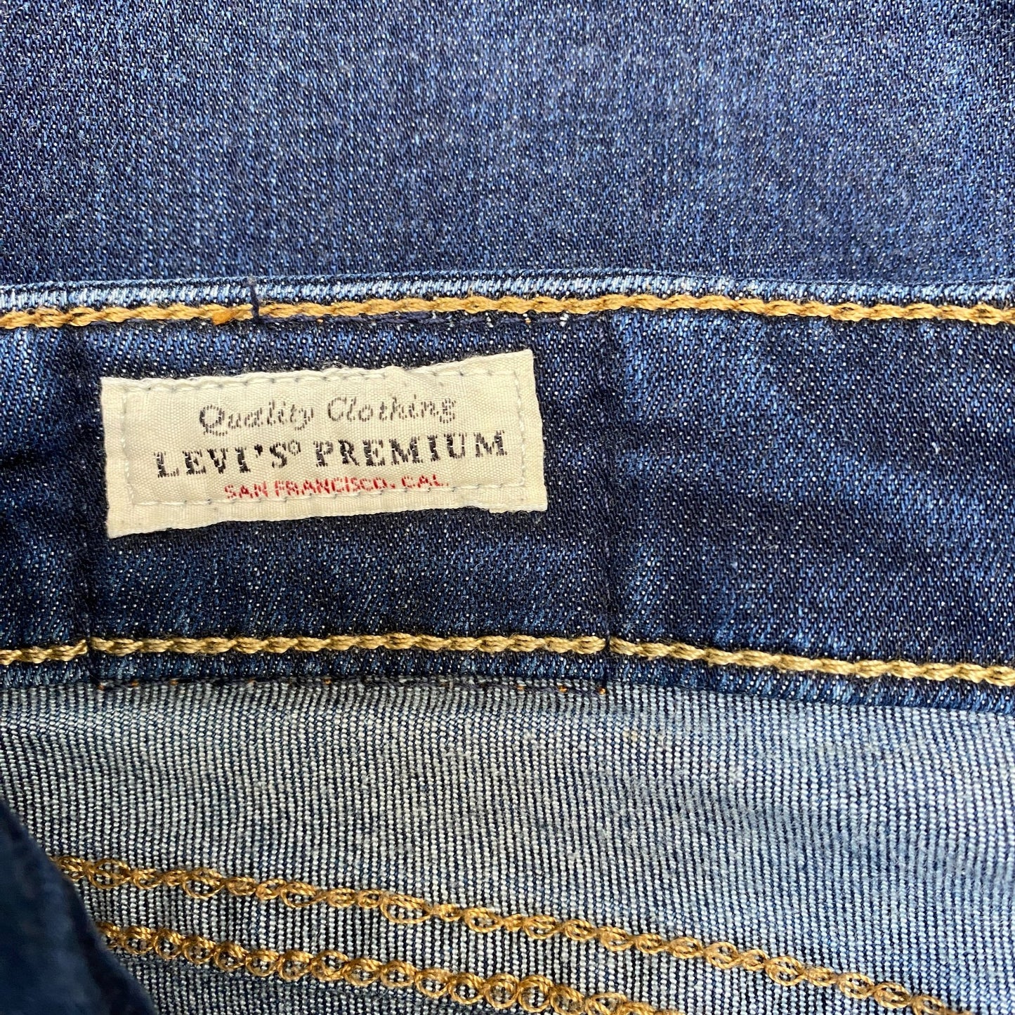 Levi's Jeans Fits as Womens 29" Wasit Blue Denim Medium Wash 5-Pocket 711 Skinny