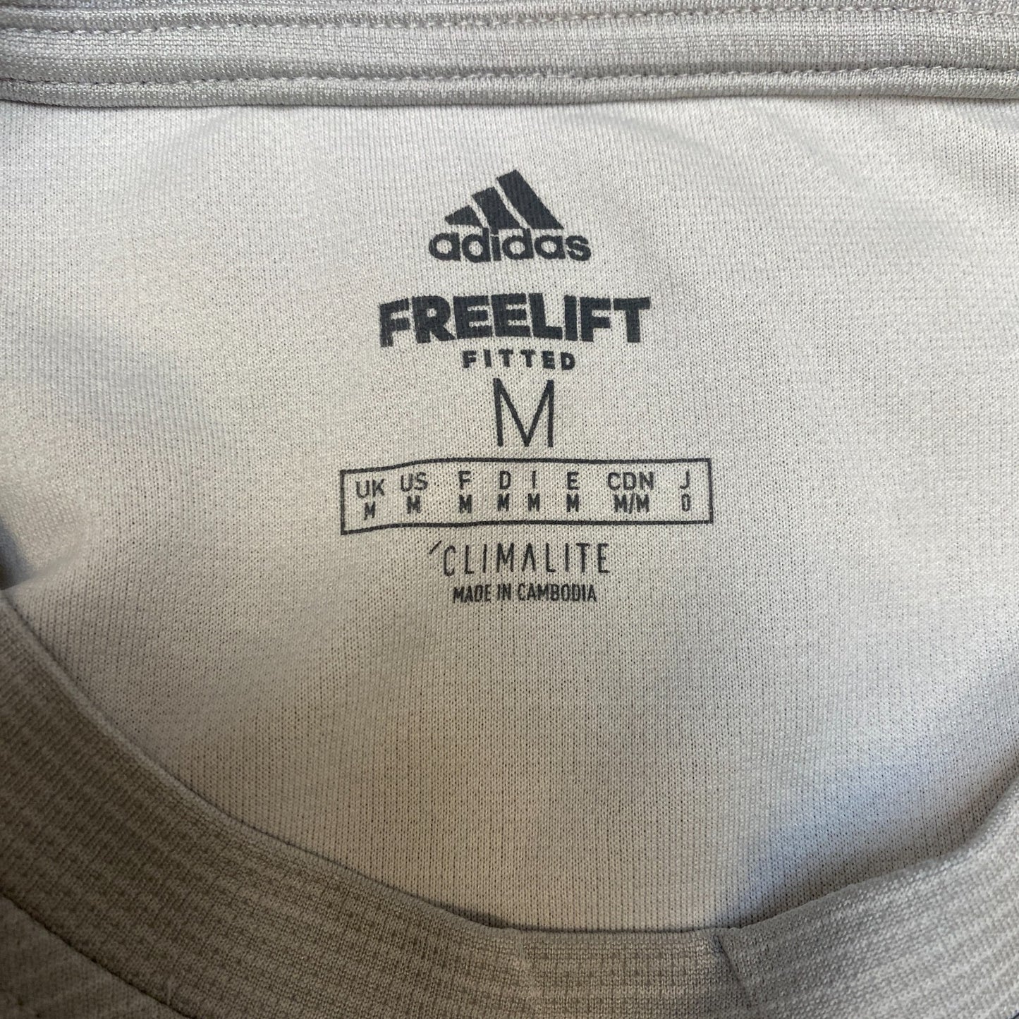 Adidas Freelift Fitted Tech T-Shirt Mens Medium Light Grey Stretch Short Sleeve