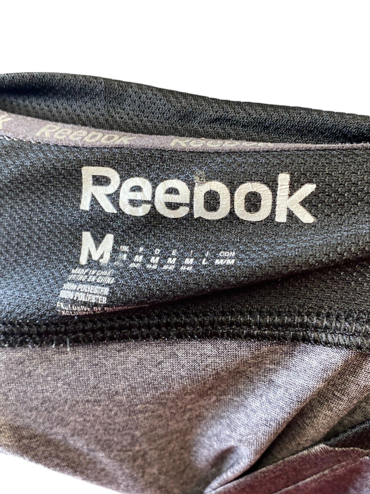 Reebook T-Shirt Men's M Grey Black 100% Polyester Logo Short Sleeve Pullover Tee