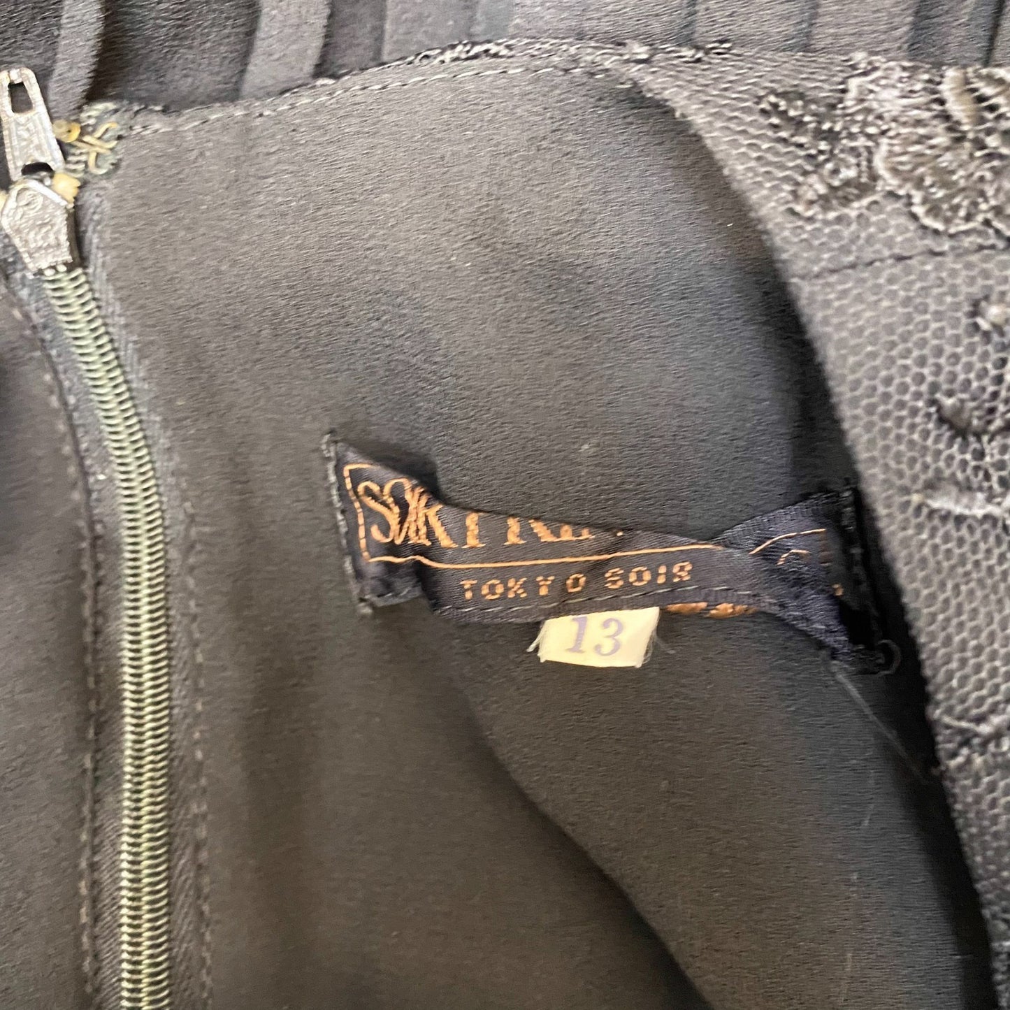 Womens Maxi Dress M Black Embroidered Pleated Short Sleeve Round Neck Back Zip