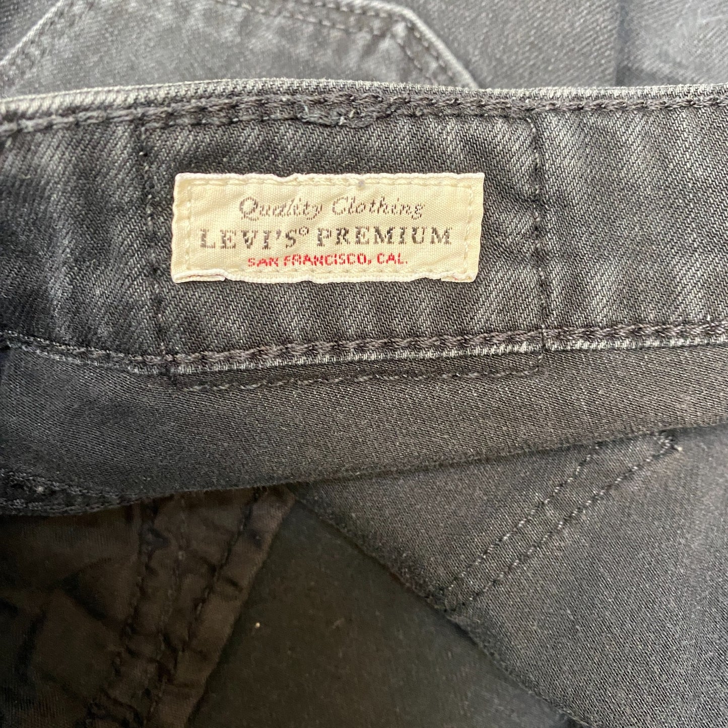 Levi's Jeans Womens 28" Waist Black Denim Premium 721 High Rise Super Skinny Leg