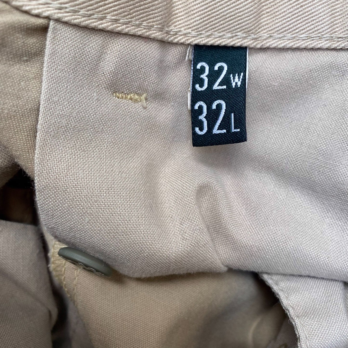 DOCKERS Trousers Mens Medium Beige Pleated Straight Leg Pockets Workwear Outdoor