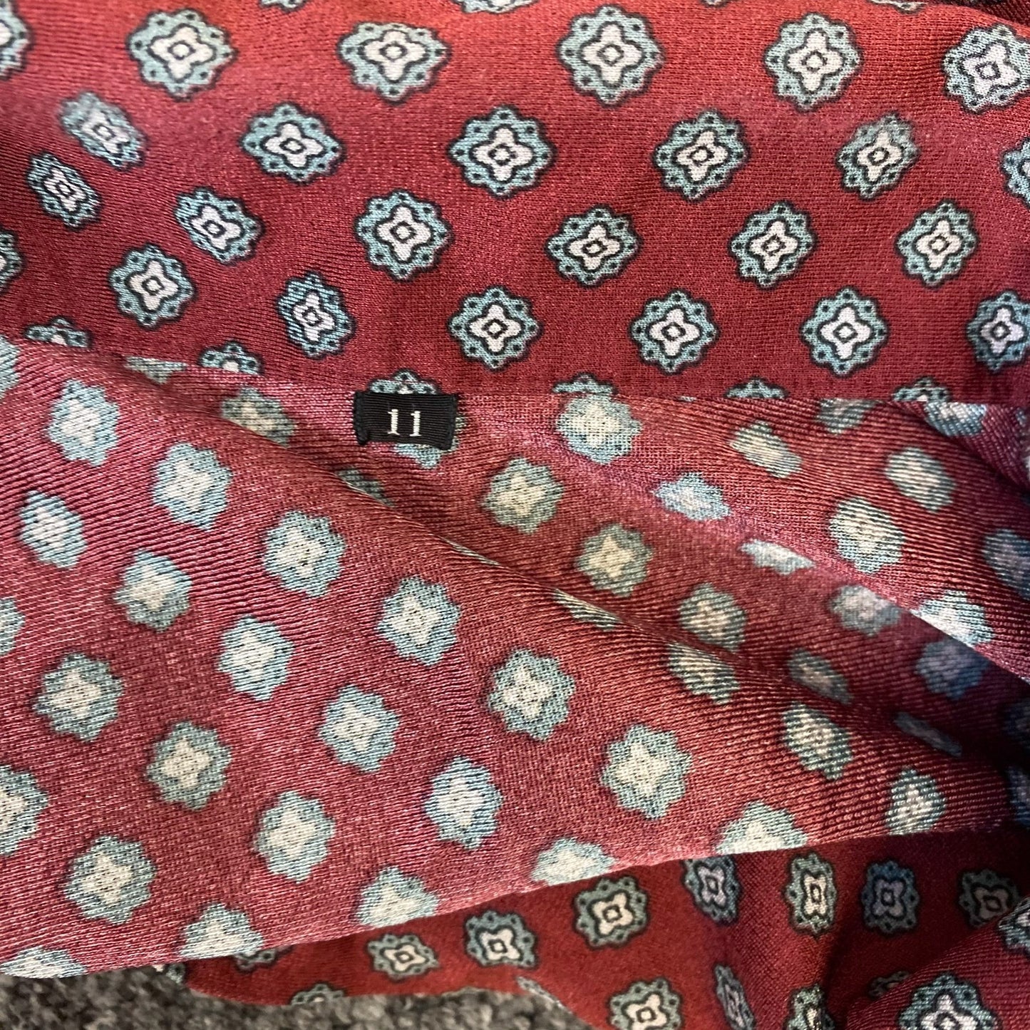 Shirt Top Womens M Red Floral Casual Long Sleeve Collared Button Front Outdoor