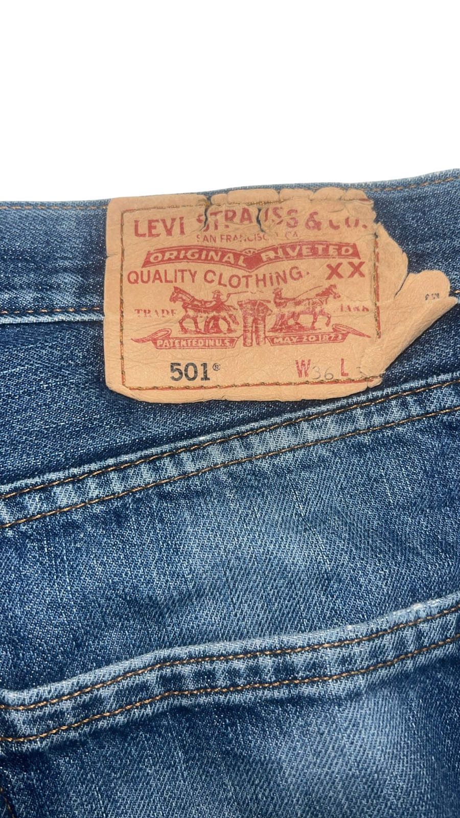 Levi's 501 Jeans Mens XL Blue Denim Regular Fit Straight Leg Medium Wash Pockets