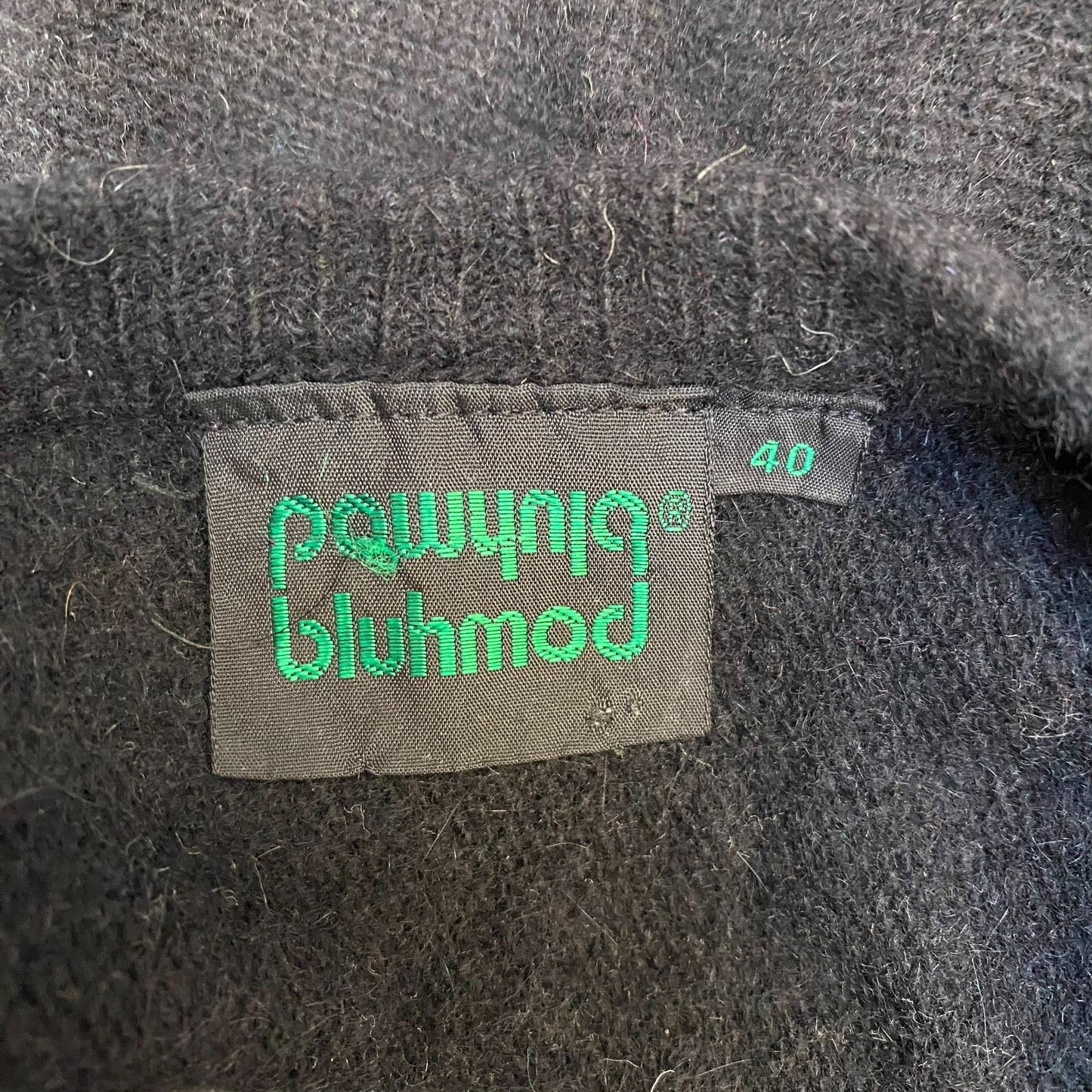 Powyniq bluhmod Jumper Womens Medium Black Embroidered Sequins Floral Crew Neck