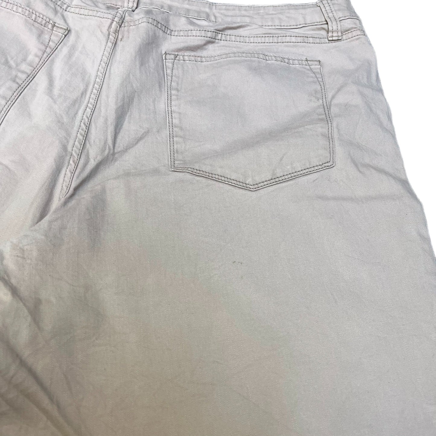 Lee Riders Bermuda Shorts Fits as Womens 2XL 40" Waist Beige Denim Mid Rise
