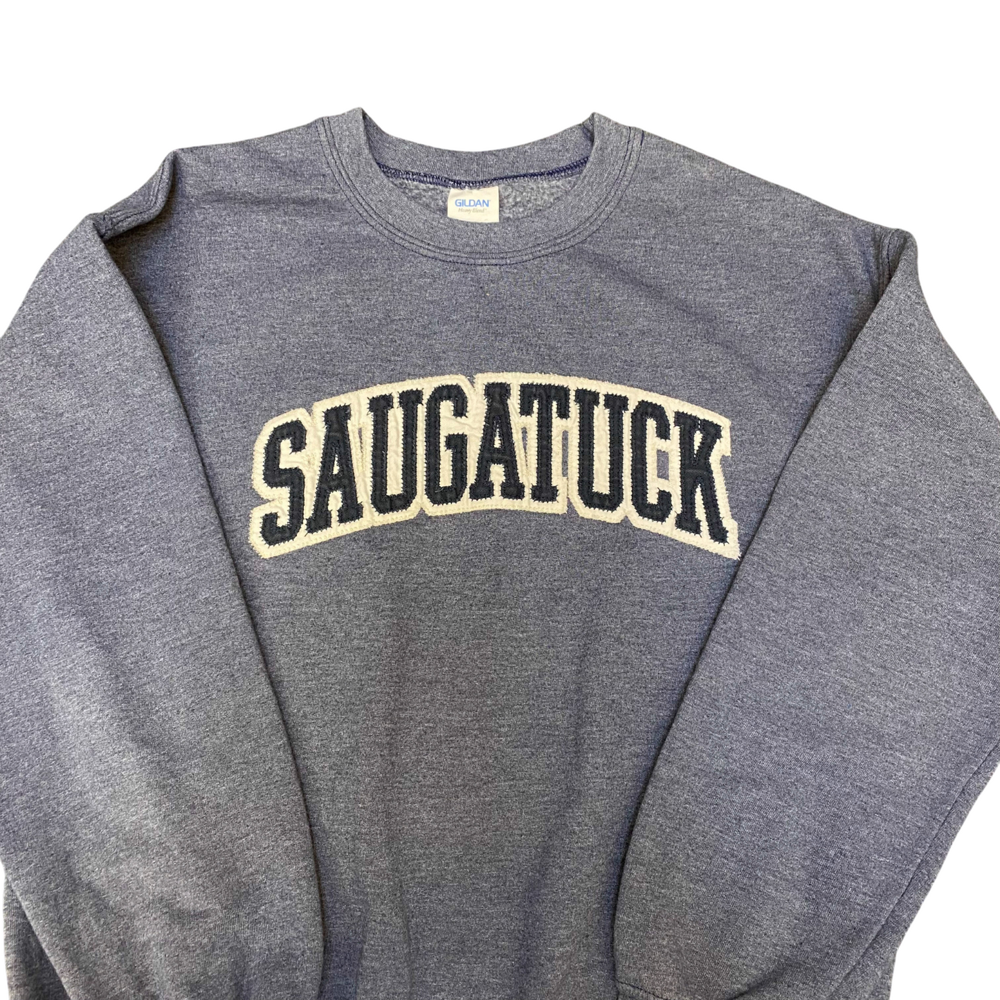 Gildan Sweatshirt Mens Medium Grey Saugatuck Embroidered Spellout Crew Neck