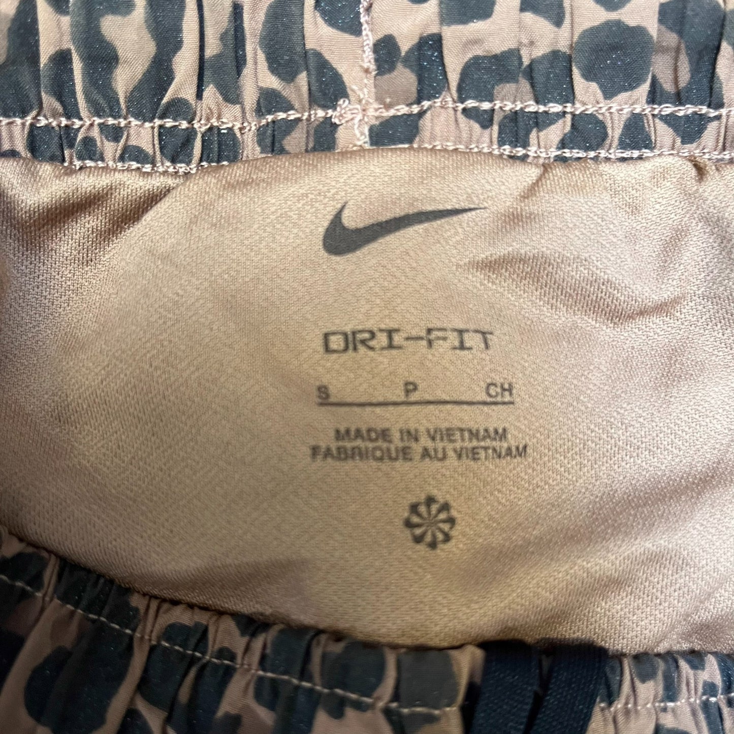 Nike Dri-FIT Running Shorts Womens S 24" Waist Multi Leopard Print Dolphin Hem