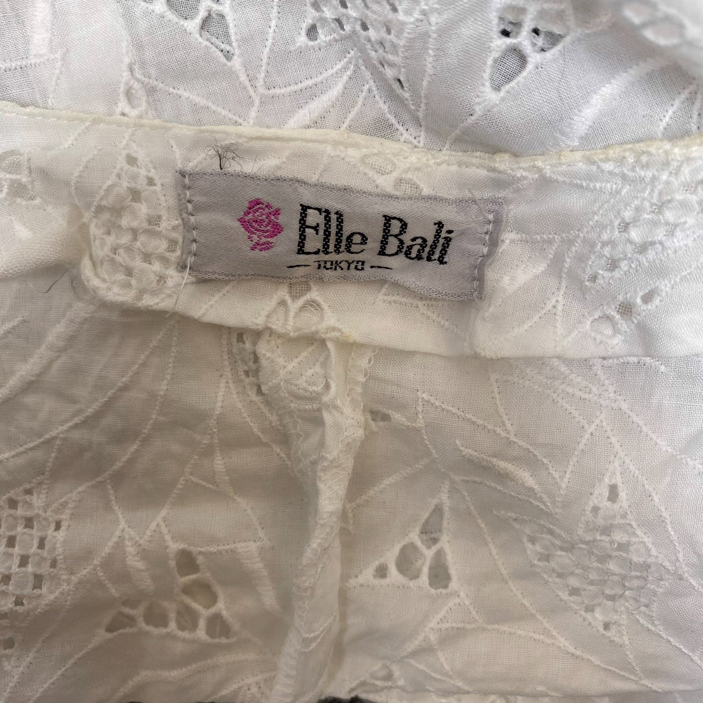 Blouse Top Womens M White Eyelet Floral Casual 3/4 Sleeve Round Neck Scallop Hem