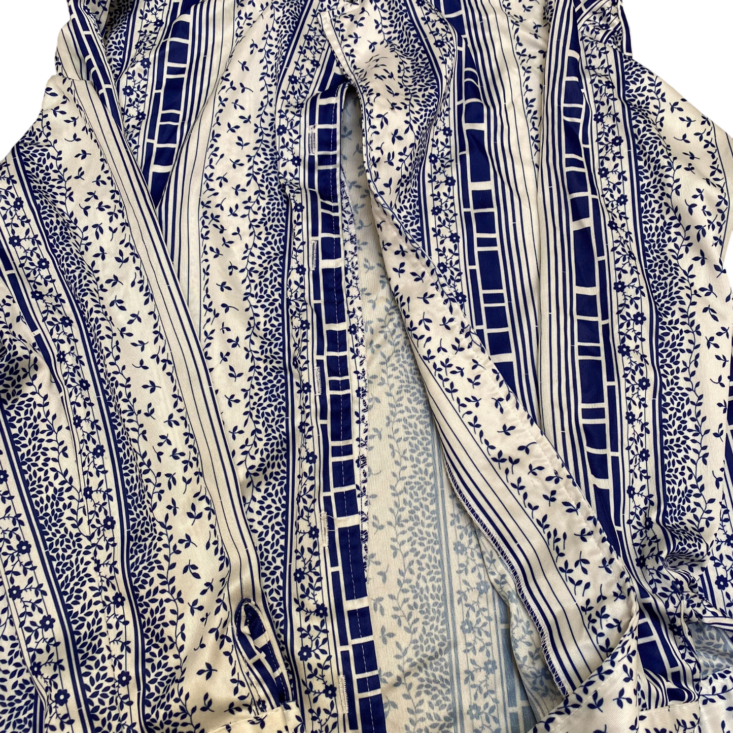 Womens Button Up Shirt M White Blue Floral Print Casual Long Sleeve Collared