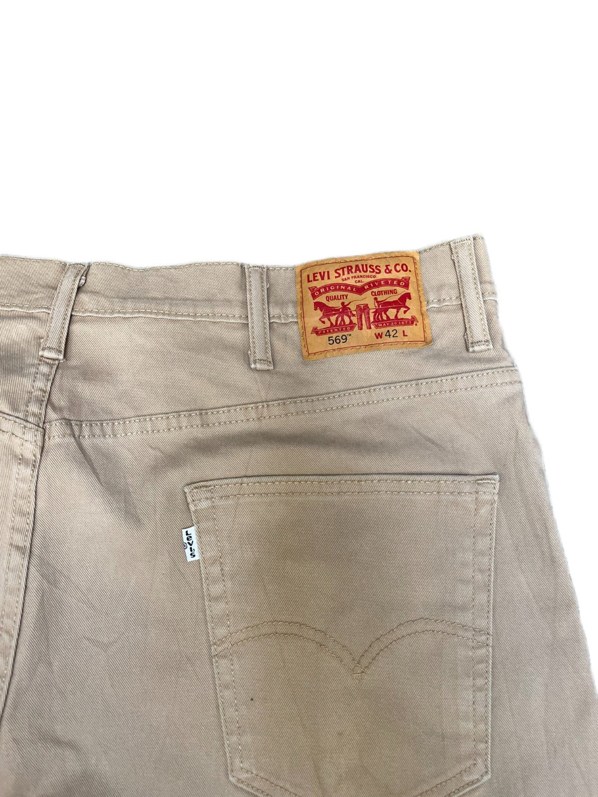 Levi's 569 Loose Straight Bermuda Shorts Fits as Mens XL 42" Waist Tan White Red