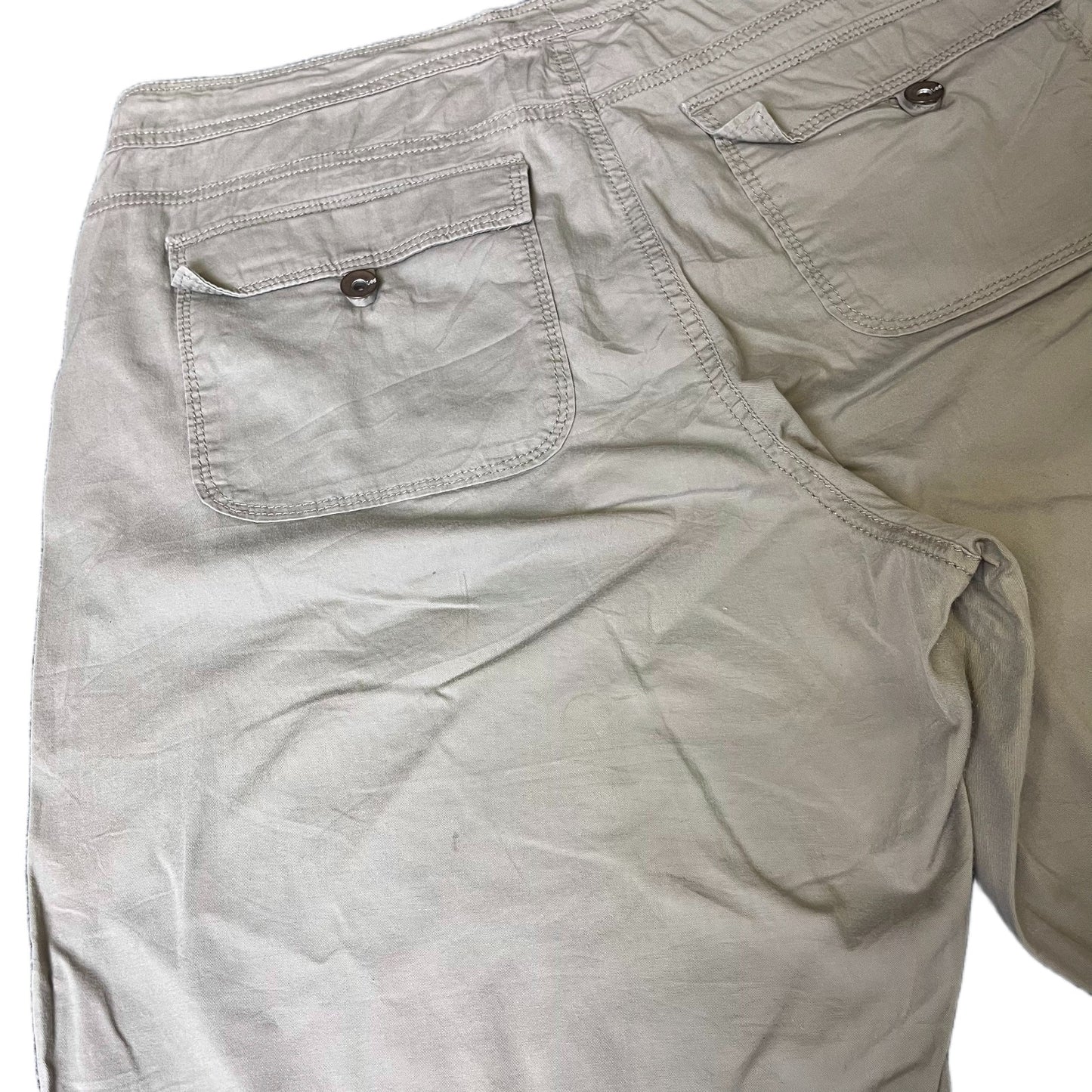 Lee Just Below The Waist Cargo Shorts Fits as Mens XL 37" Waist Tan Flat Front