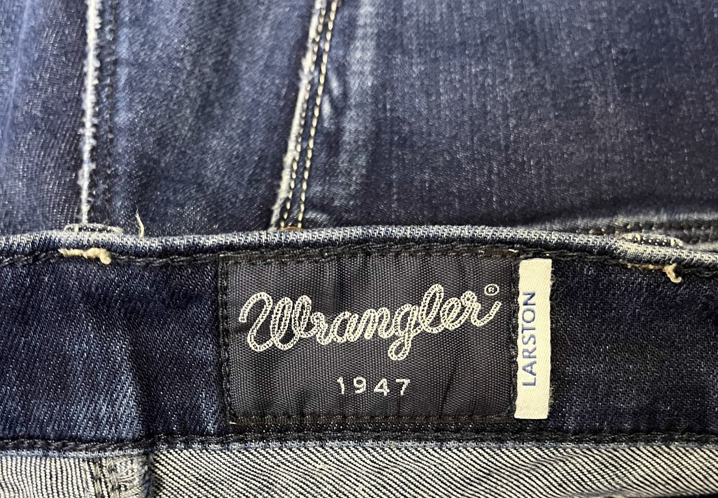 Wrangler Larston Denim Shorts Fits as Mens M 31" Waist Blue Dark Wash 5-Pocket