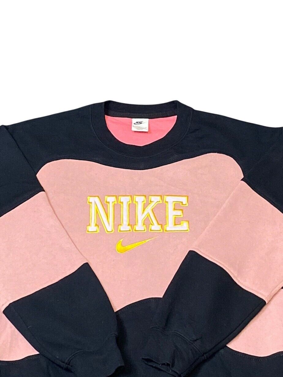 Nike Reworked Sweatshirt Mens Medium Black Pink Spellout Logo Crew Neck Vtg Y2K