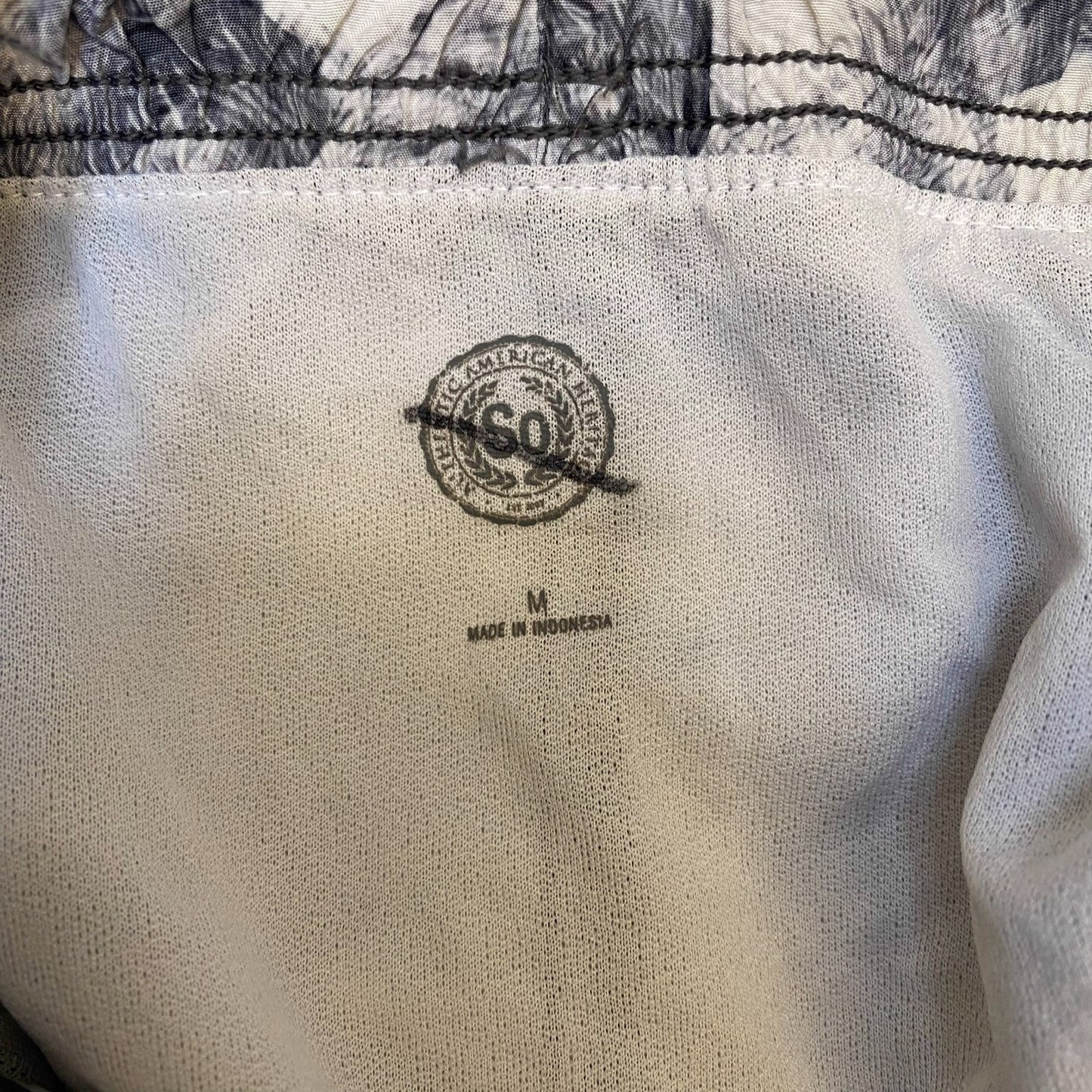 Running Sprinter Shorts Womens Medium White Grey Side Mesh Printed Dolphin Hem
