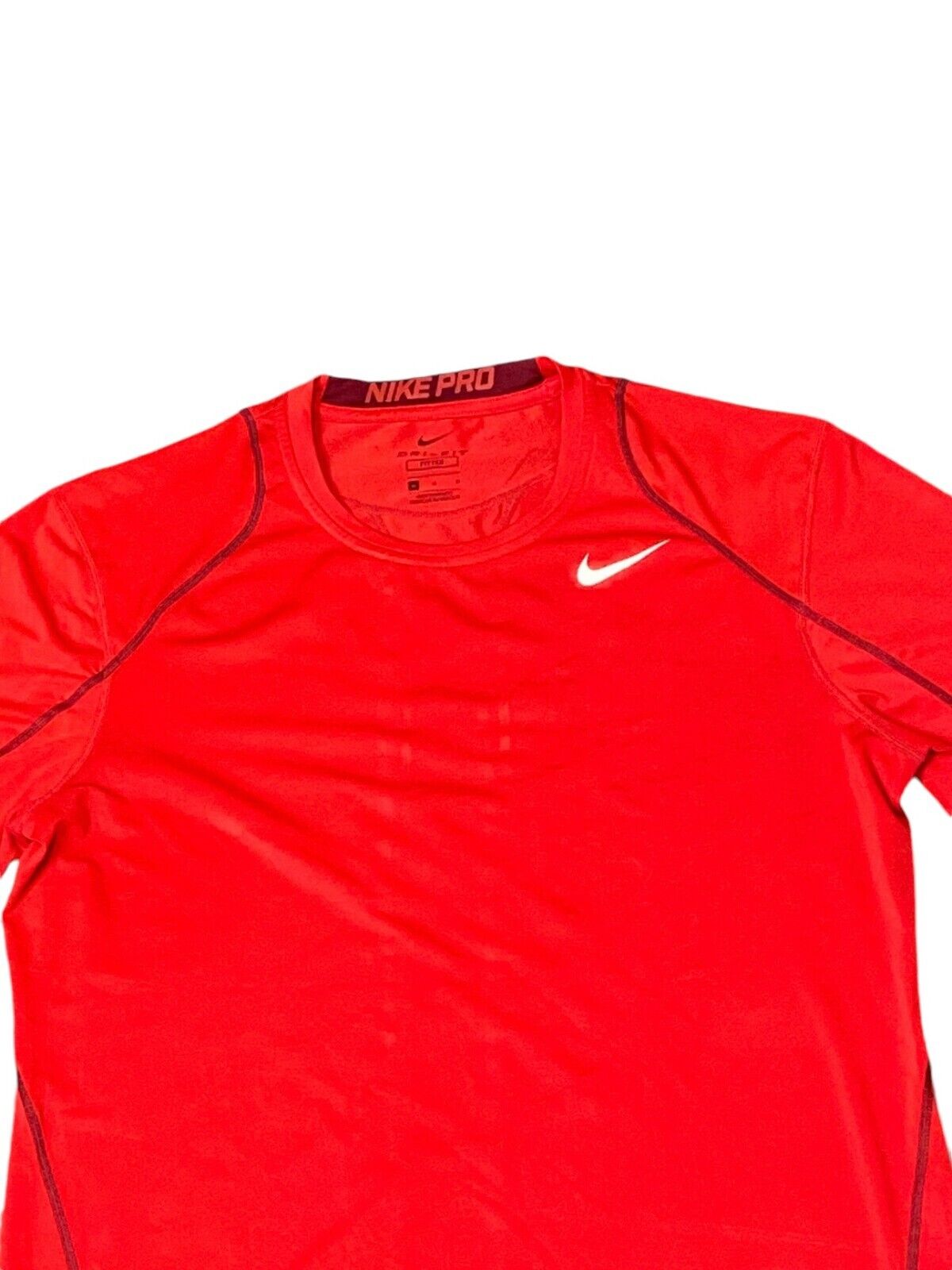 Nike T-Shirt Men's Medium Red Fitted Classic Crew Neck Swoosh Logo Pullover Tee