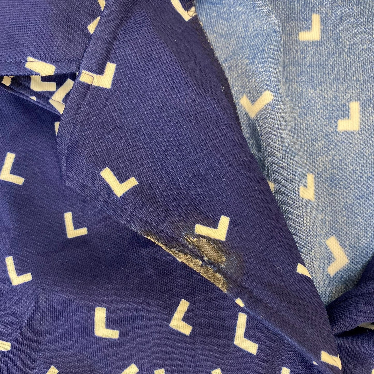 Look Me Shirt Top Womens S Blue White Geometric Long Sleeve Collared Button Up