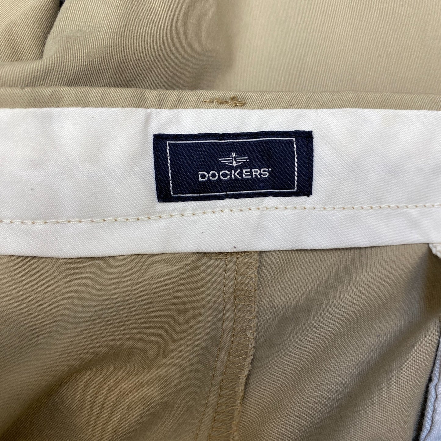 Dockers Pants Mens Large Beige Twill Stretch Pleated Relaxed Fit Straight Leg