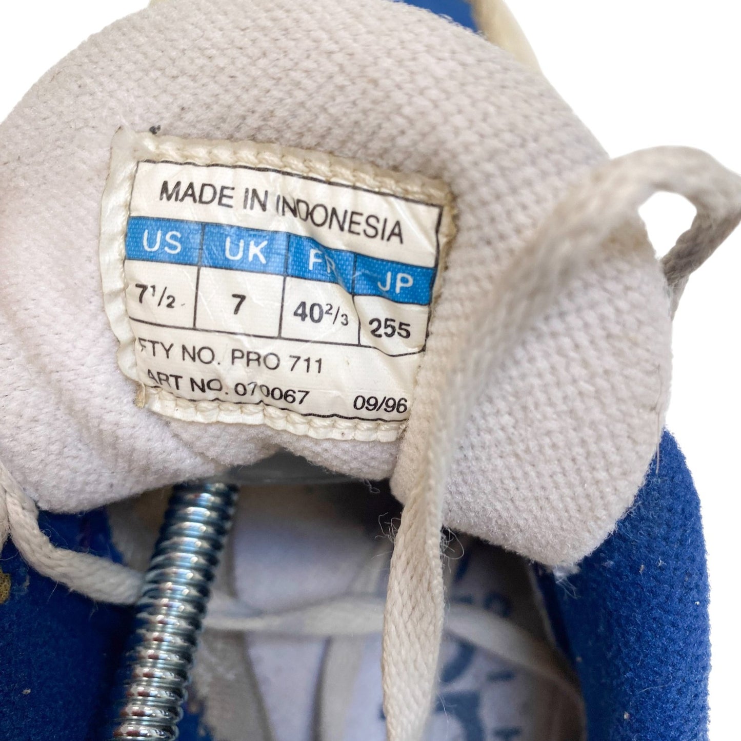 Adidas Running Sneakers Women's 7 White Blue Trainers Authentic Retro Athletic