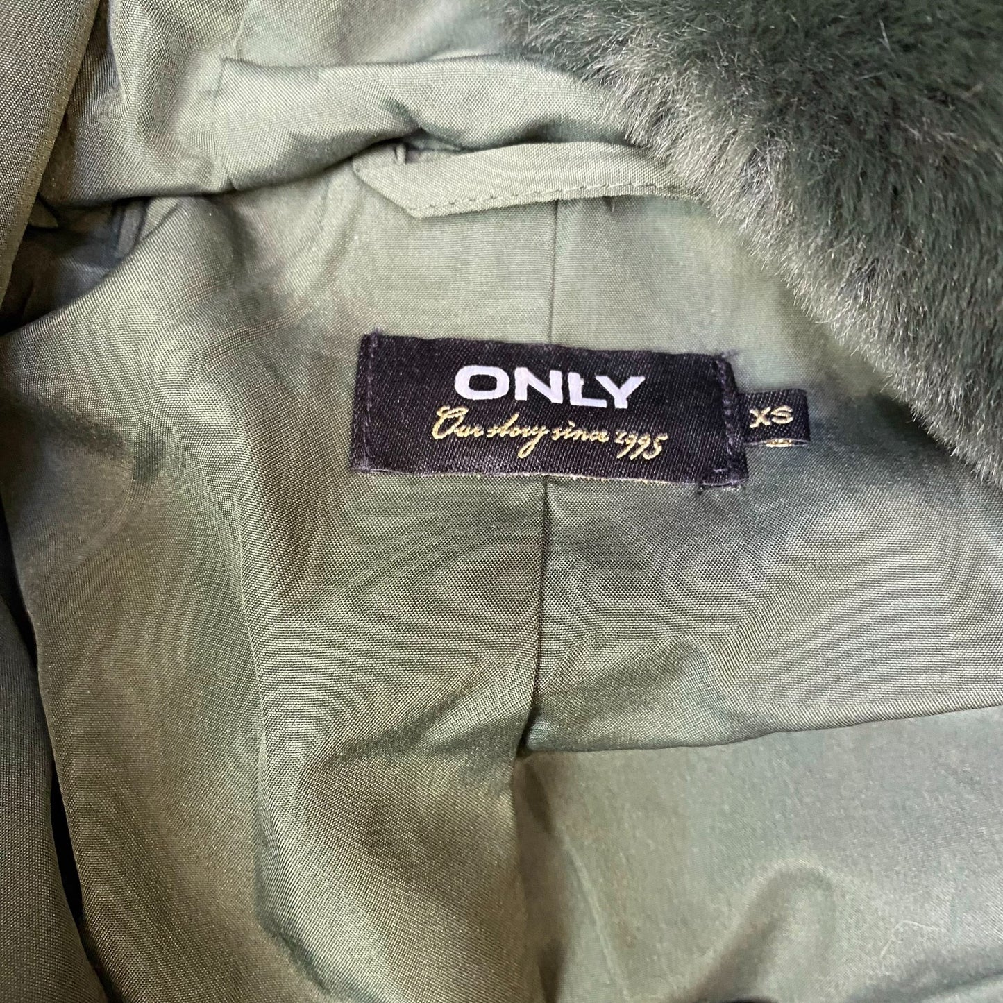 Only Faux Fur Jacket Womens XS Green Fully Lined Cozy Long Sleeve Hooded Zip Up