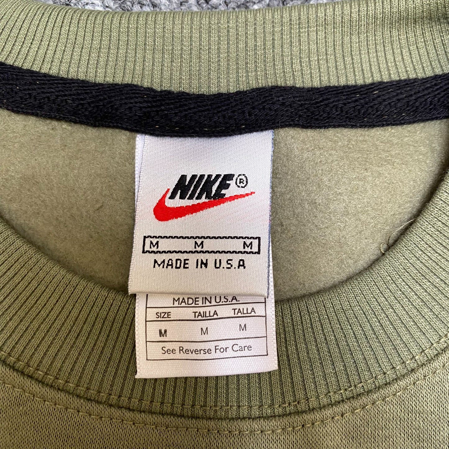 Nike Sweatshirt Mens M Green Embroidered Spell Out Logo Crew Neck Long Sleeve