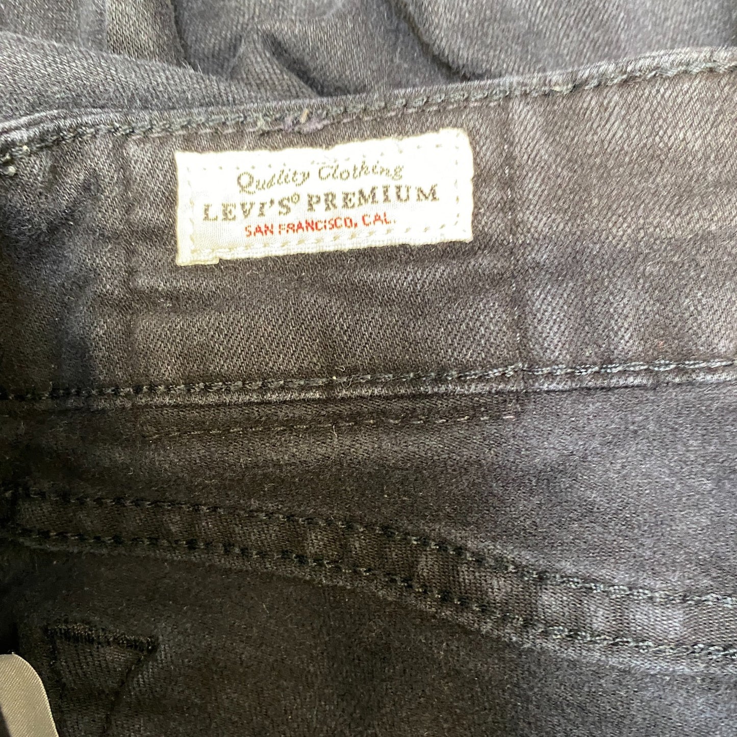 Levi's 711 Skinny Jeans Women 27" Waist Black Denim Premium Stretch High Waisted