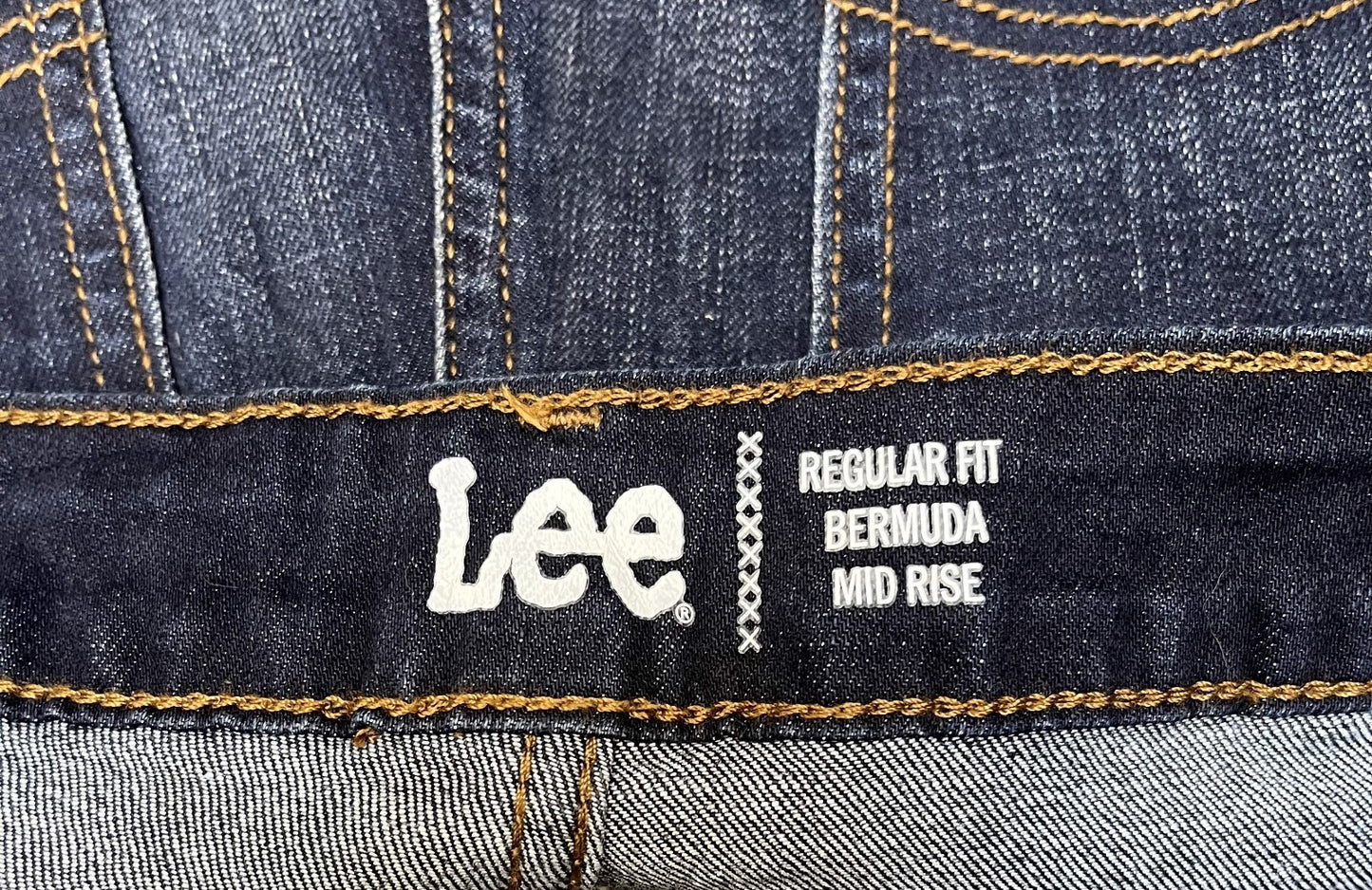 Lee Bermuda Shorts Fits as Womens 2XL 38" Waist Blue Denim Mid Rise Regular Fit