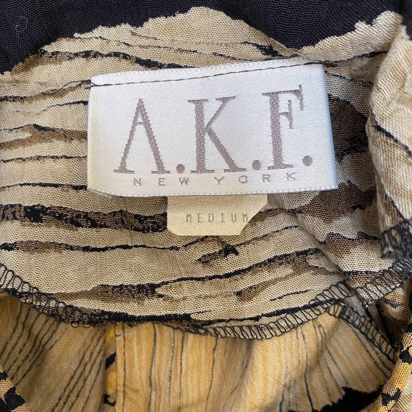 A.K.F Top Womens M Grey Brown Wood Print Sleeveless Round Neck Button Front