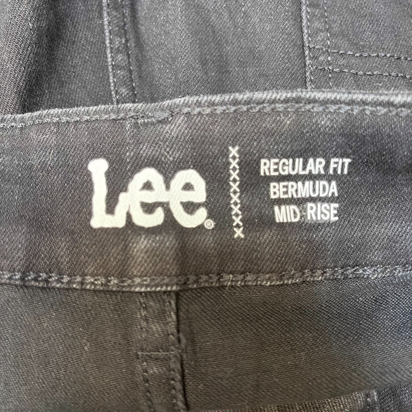 Lee Bermuda Shorts Fits as Womens 2XL 39" Waist Black Denim Mid Rise Regular Fit