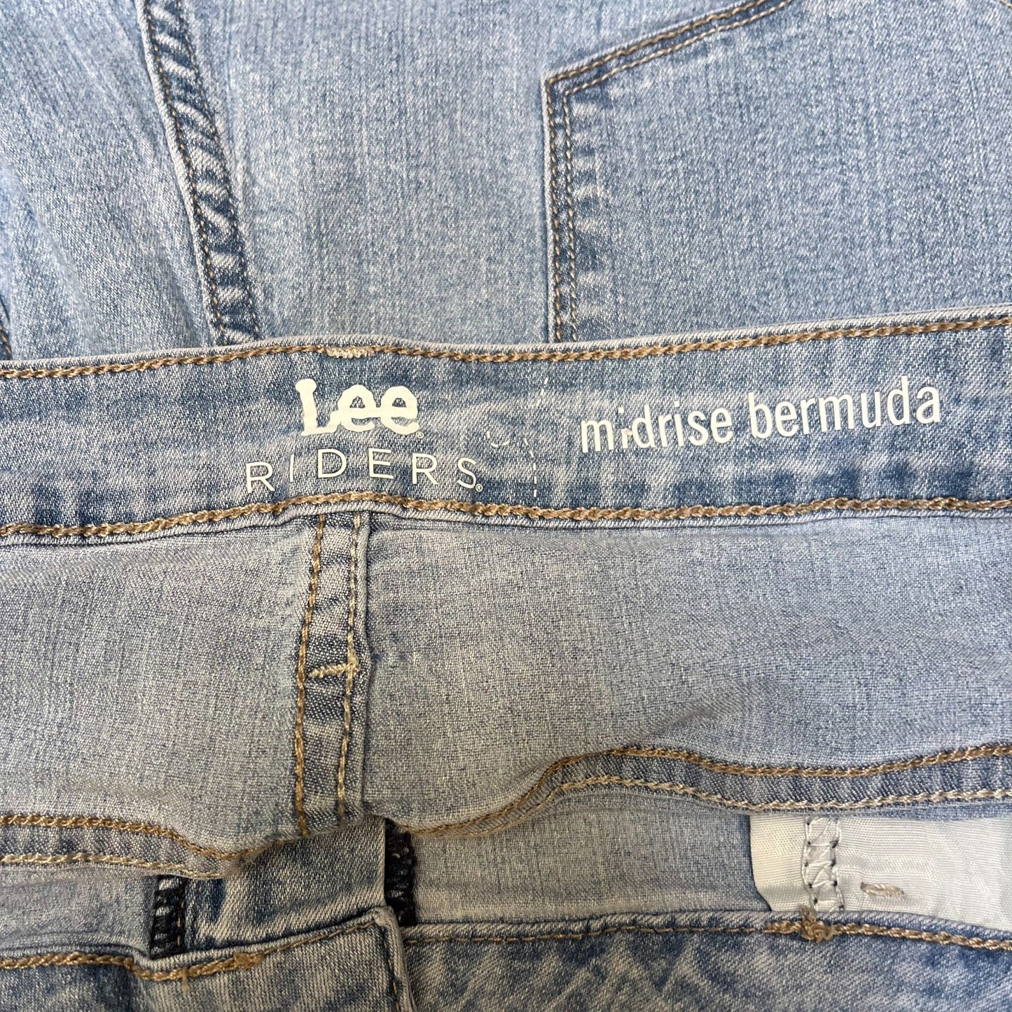 Lee Riders Bermuda Shorts Fits as Womens 2XL 41" Waist Blue Light Wash Mid Rise