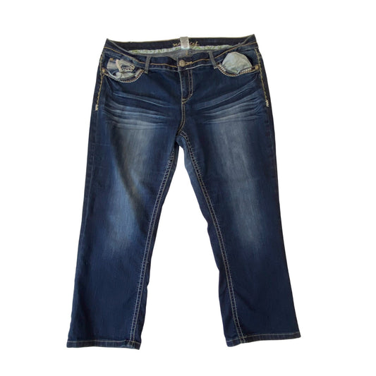 Maurices Capri Jeans Womens XL W34 L23 Blue Denim Faded Thick Stitch Outdoor