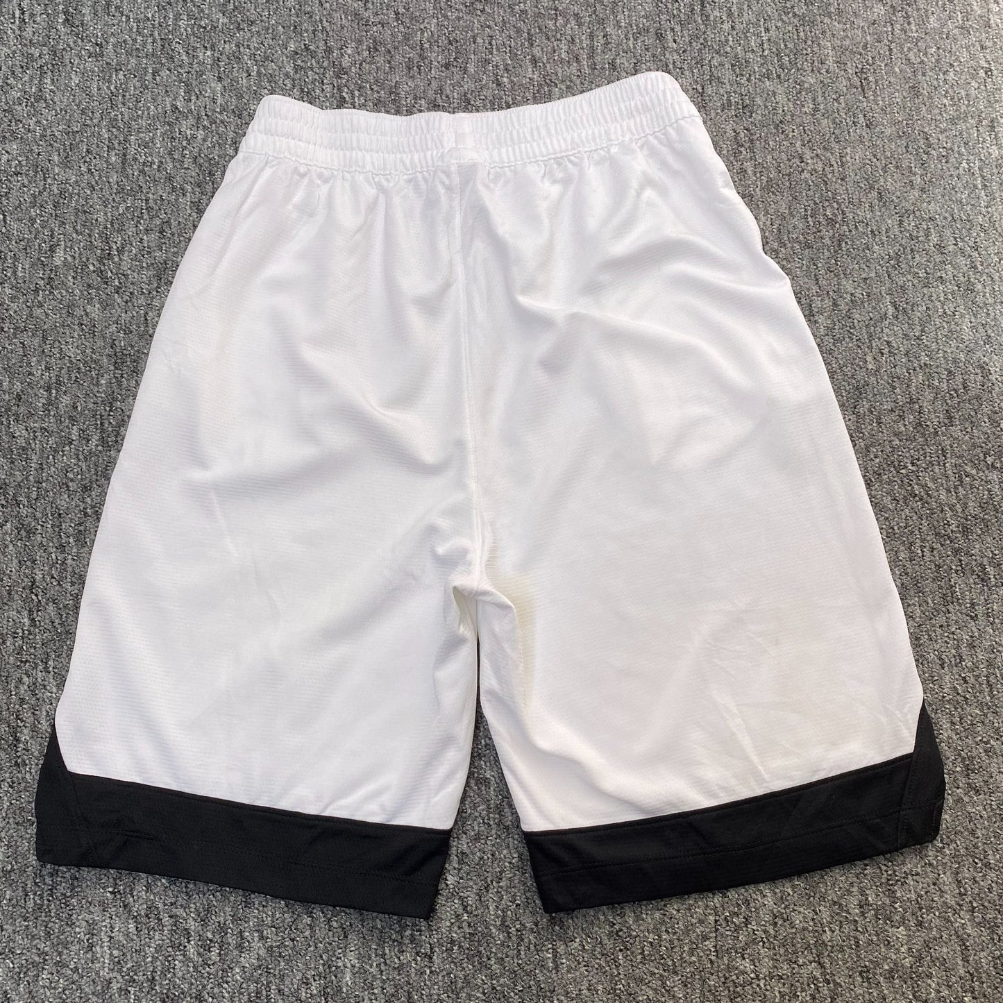 Nike Basketball Shorts XL White Black Dri Fit Elastic Waist Running Athletic Fit