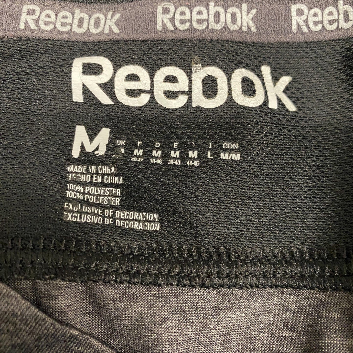 Reebok Activewear T-Shirt Mens Medium Grey Black Short Sleeve V-Neck Pullover