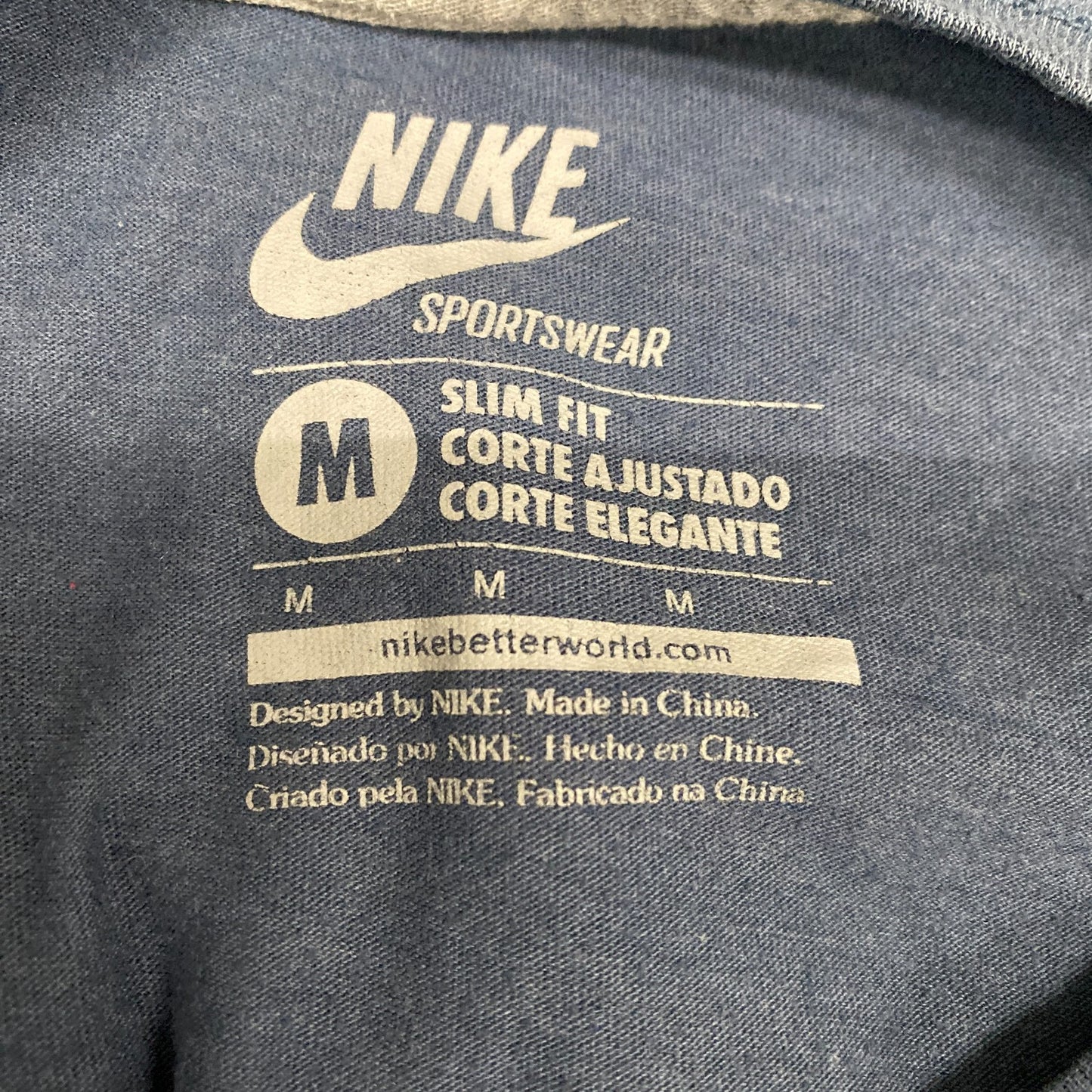 Nike Sportswear T-Shirt Fits as Men Medium Blue Slim Fit Short Sleeve