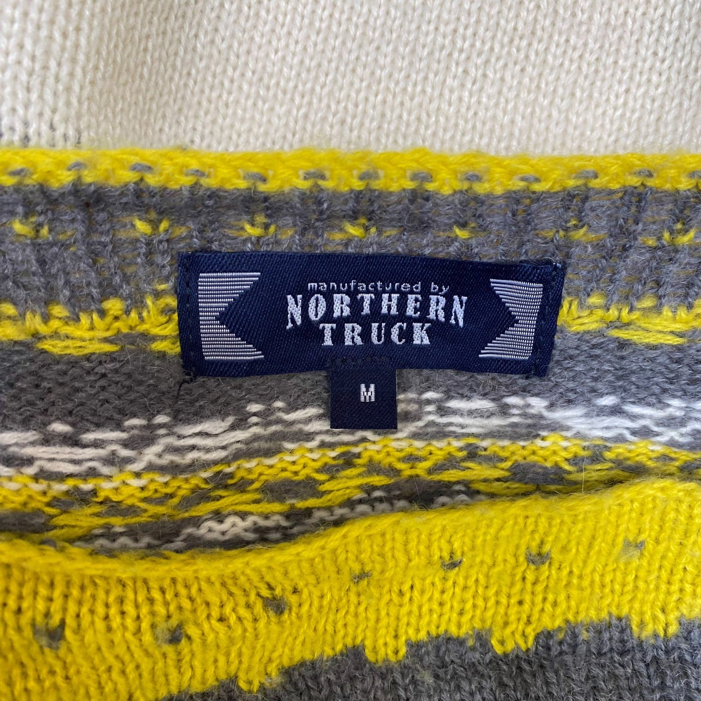Northern Truck Jumper Womens Medium White Yellow Fair Isle Warm Winter Pullover