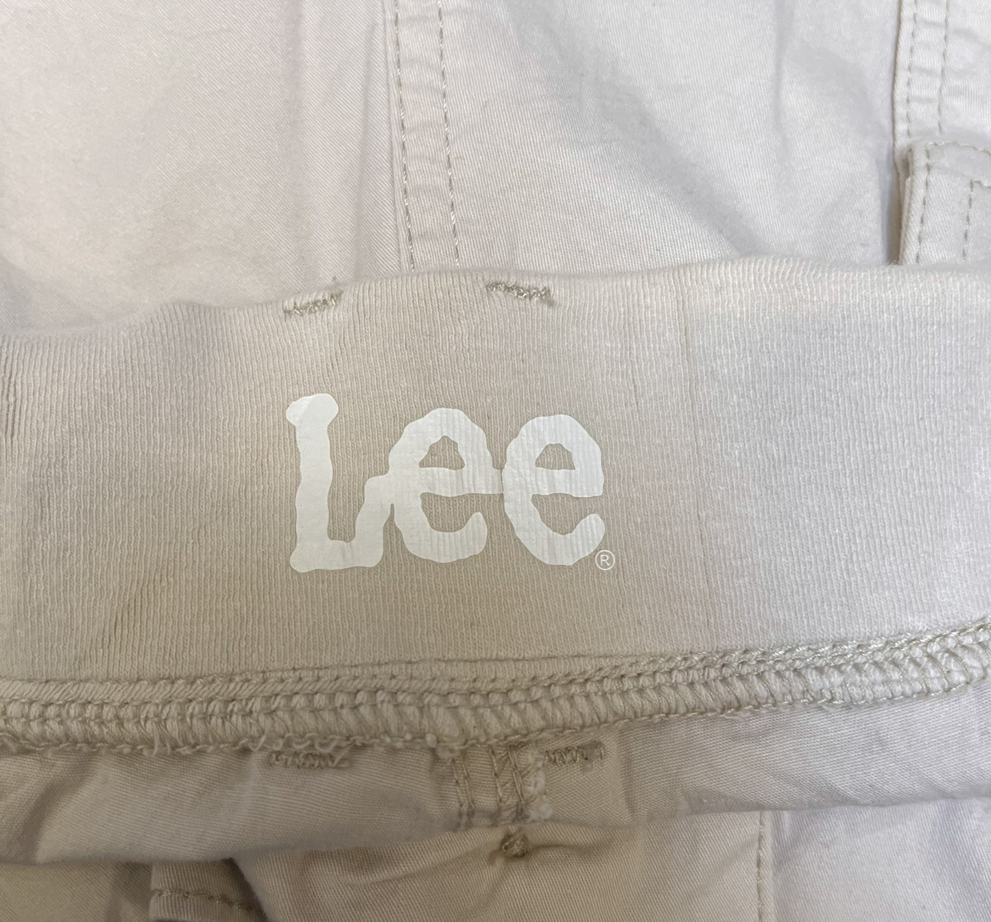 Lee Shorts Fits as Womens 2XL 41" Waist Beige Stretch Flap Pockets Elastic Waist
