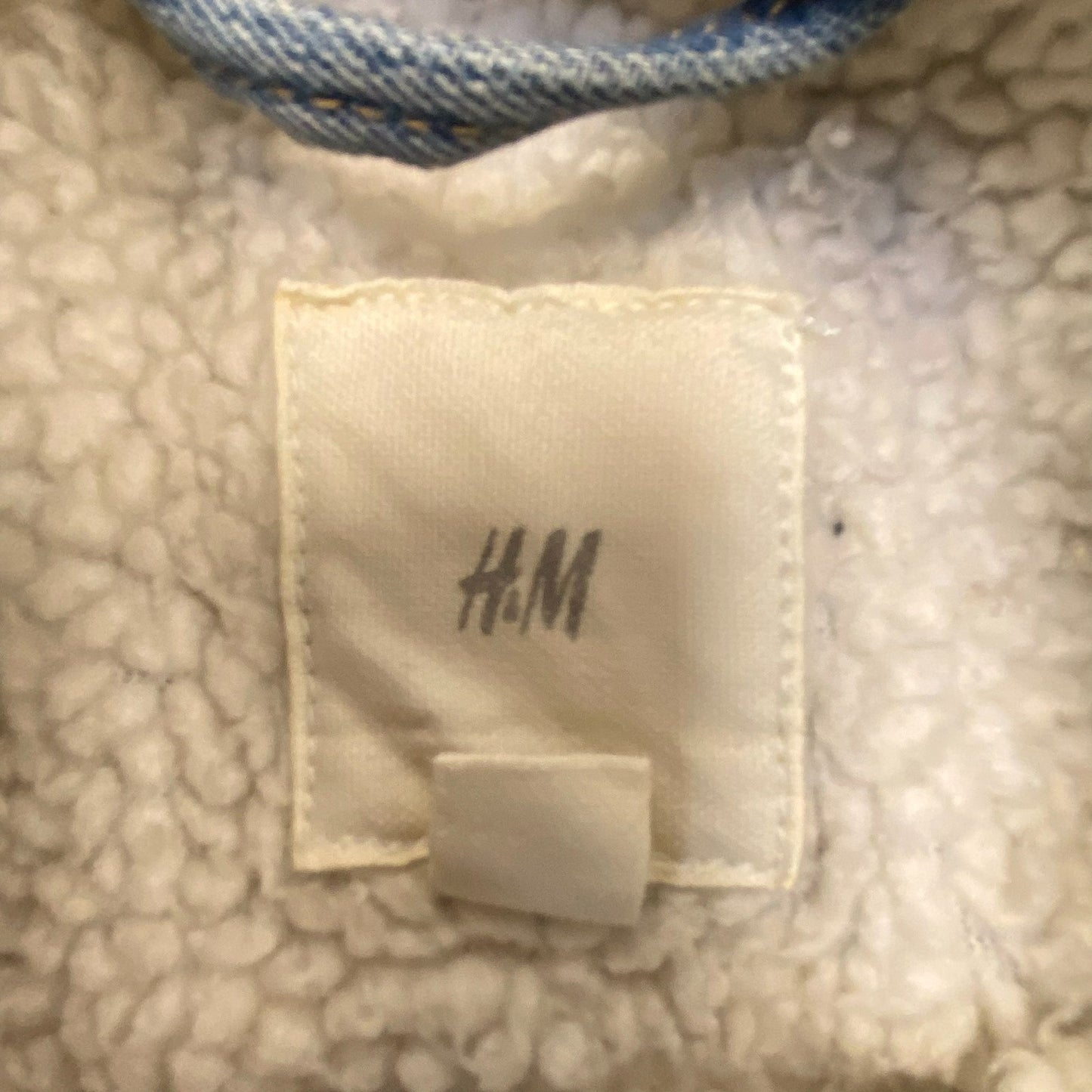 H&M Trucker Jacket Mens Small Blue Denim Sherpa Lined Long Sleeve Collar Button