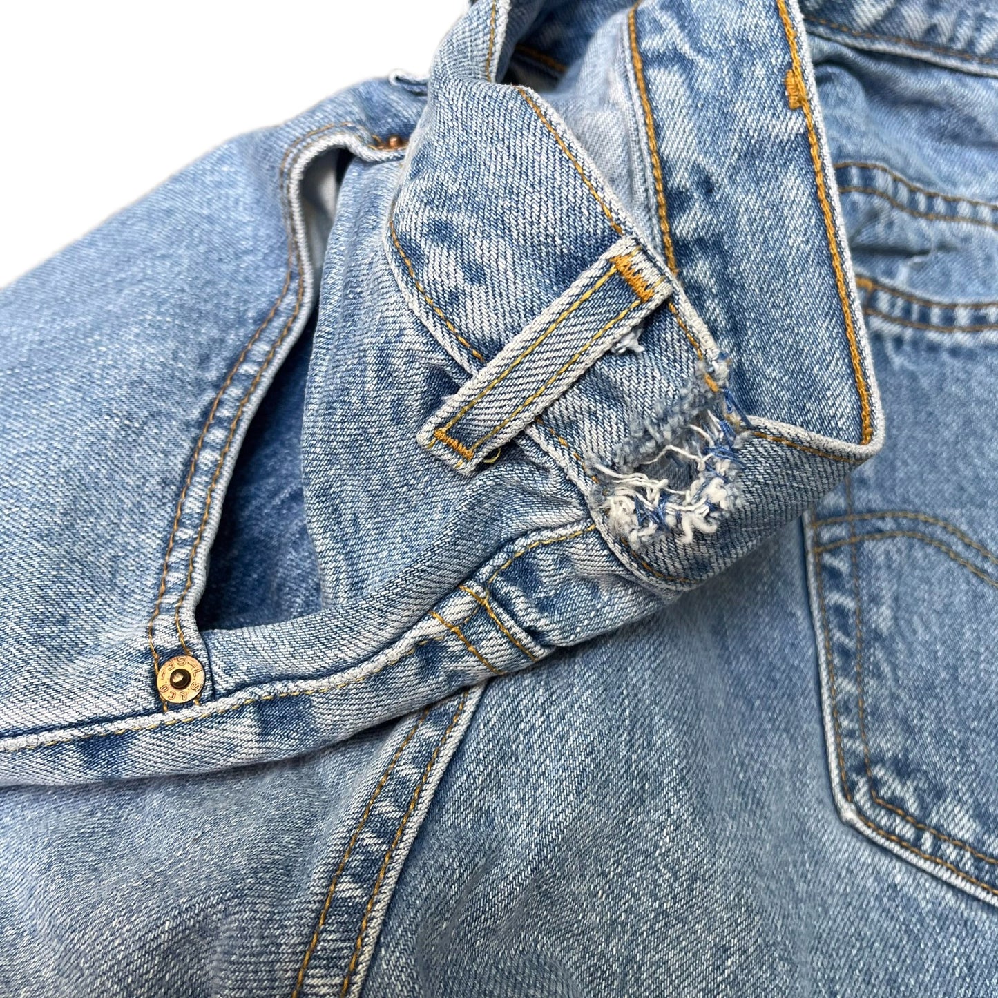 Levi's 550 Shorts Fits as Mens XL 39" Waist Blue Denim Light Wash Relaxed Fit