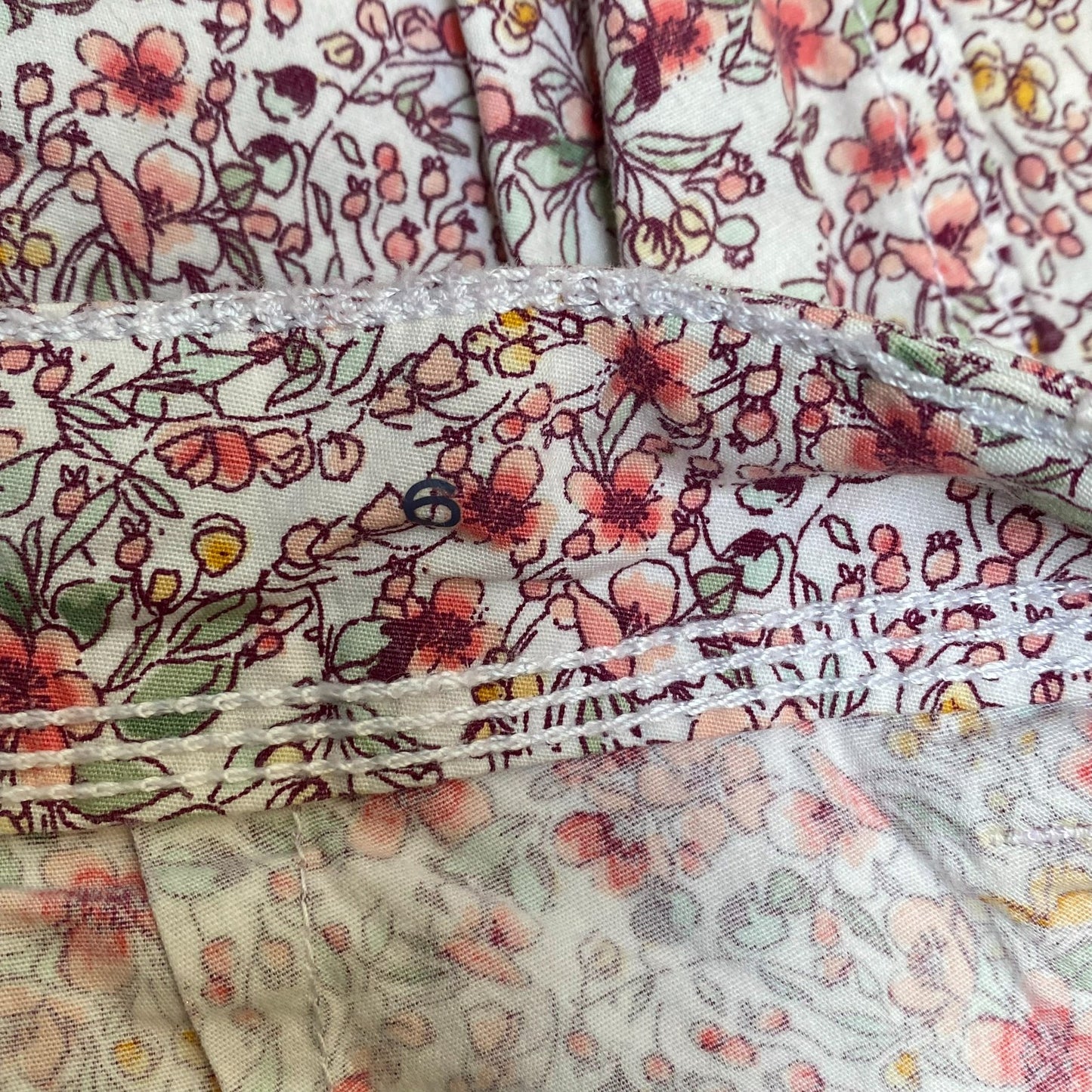 Womens Mini Skirt L Pink Ditsy Floral Flat Front Pockets Light Wash Modern