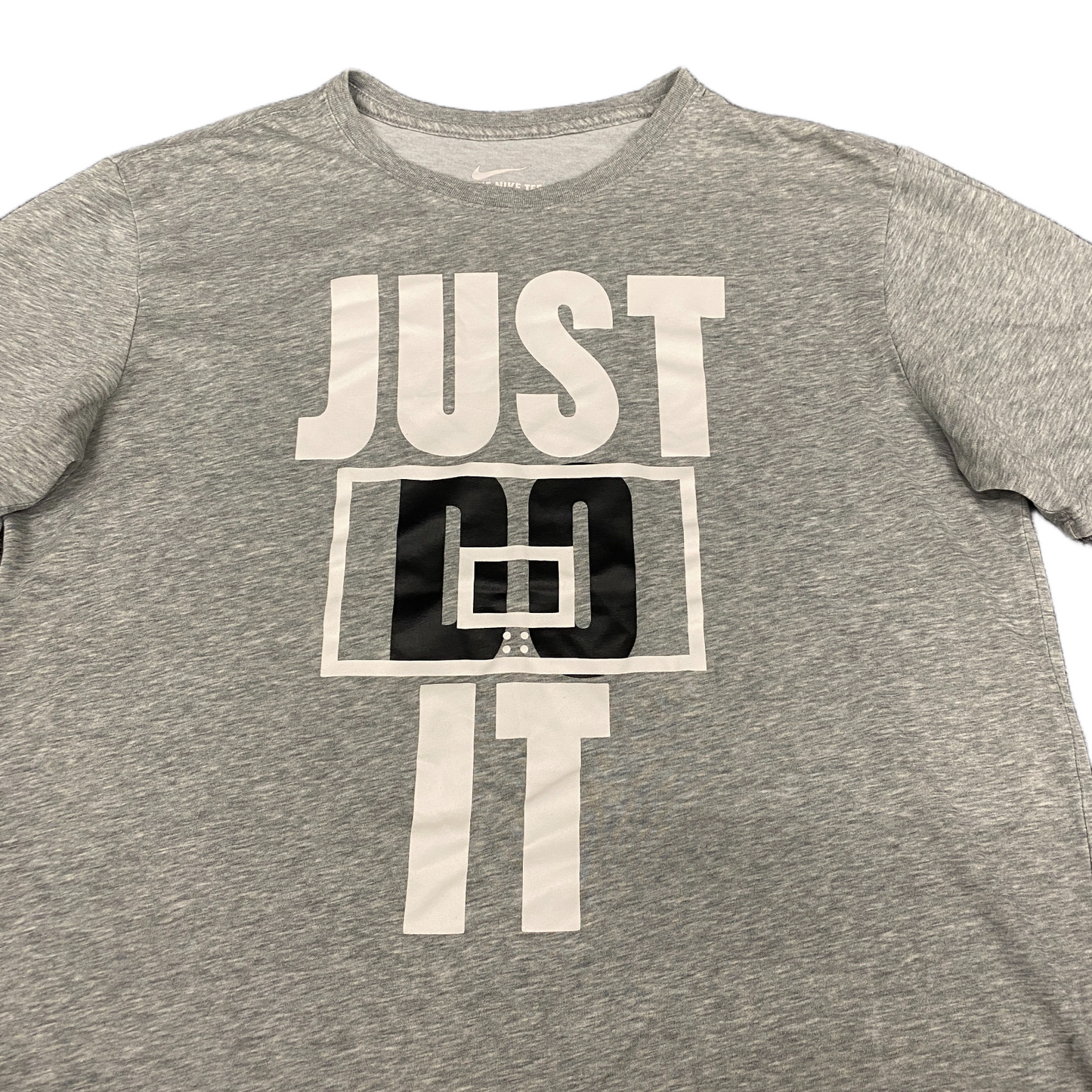 Nike Dri-Fit T-Shirt Men M Grey Athletic Cut Short Sleeve Crew Neck Pullover Tee