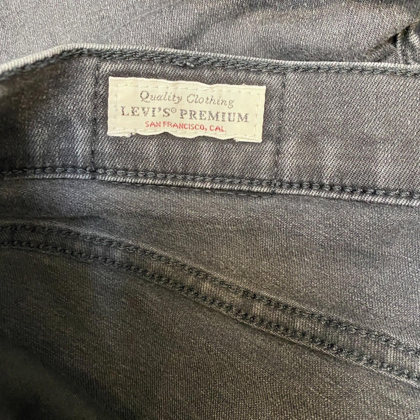 Levi's Jeans Womens 28" Waist Black Denim Premium Stretch 720 Super Skinny Leg