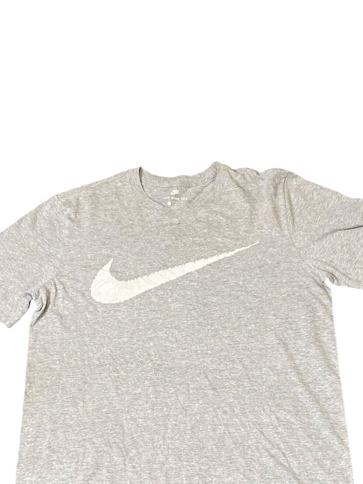 Nike T-Shirt Women's Large Grey Athletic cut Swoosh Logo Crew Neck Pullover Tee