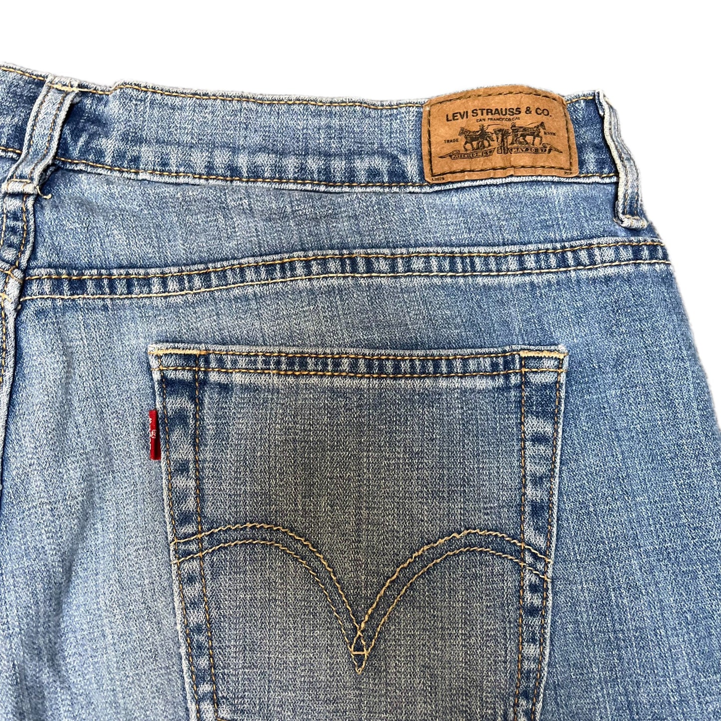 Levi's 515 Denim Shorts Fits as Womens 2XL 35" Waist Blue Mid Rise Cuffed Hem