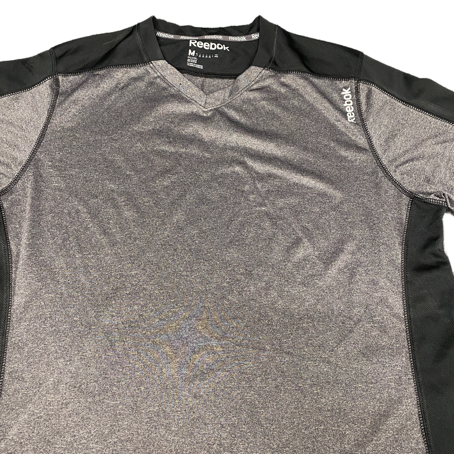 Reebok Activewear T-Shirt Mens Medium Grey Black Short Sleeve V-Neck Pullover