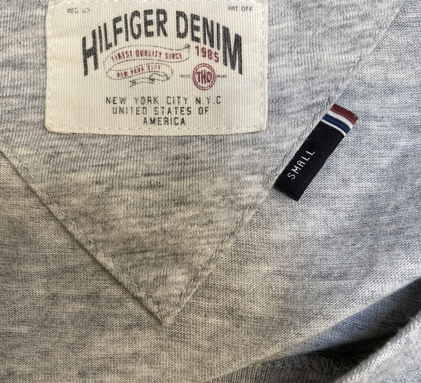 Tommy Hilfiger Shirt Womens Small Grey Heroes Are Hard to Find Graphic Print Tee