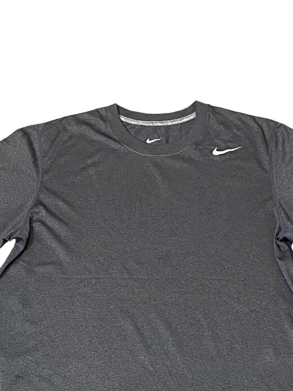 Nike T-Shirt Men's Small Grey Swoosh Logo Classic Crew Neck Trendy Pullover Tee