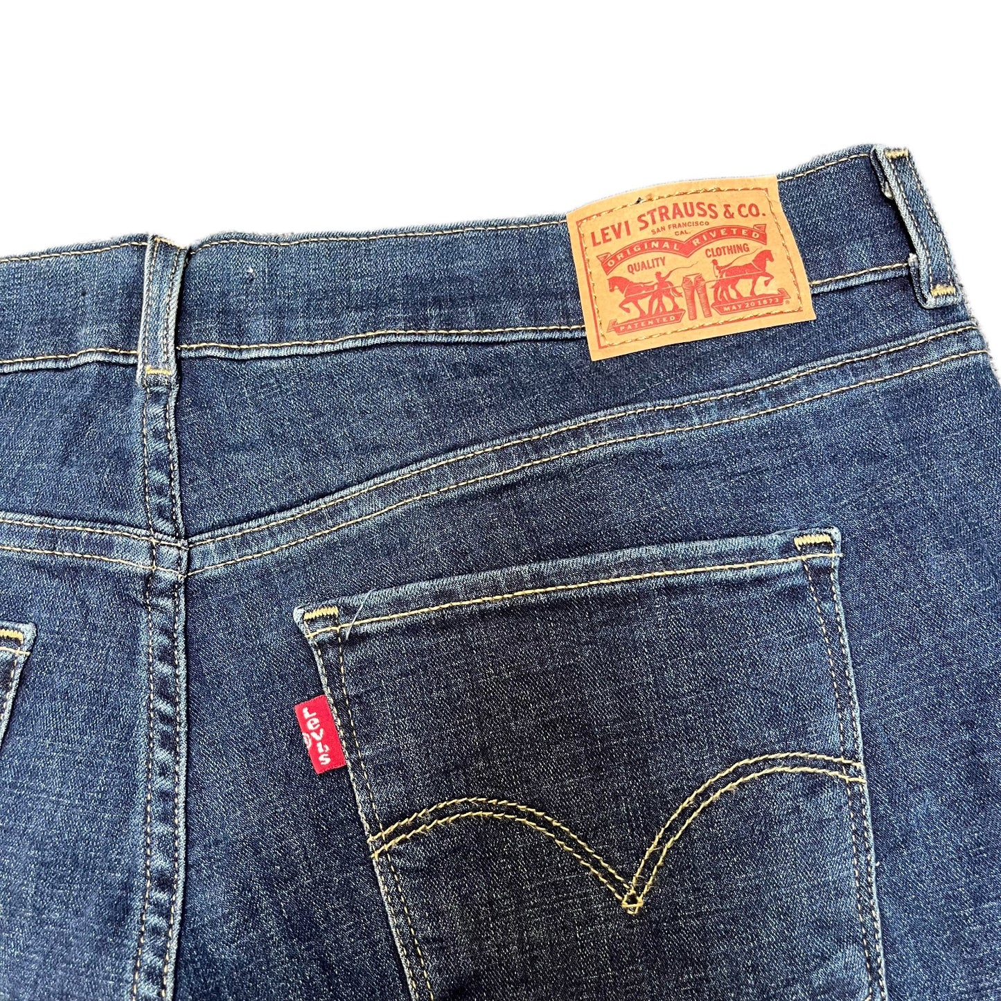 Levi's Bermuda Shorts Fits as Womens 2XL 35" Waist Blue Denim Red Tab Frayed Hem