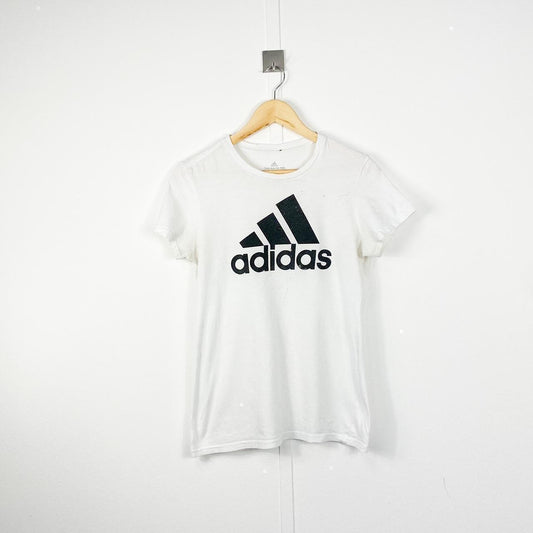 Vintage Adidas t-shirt